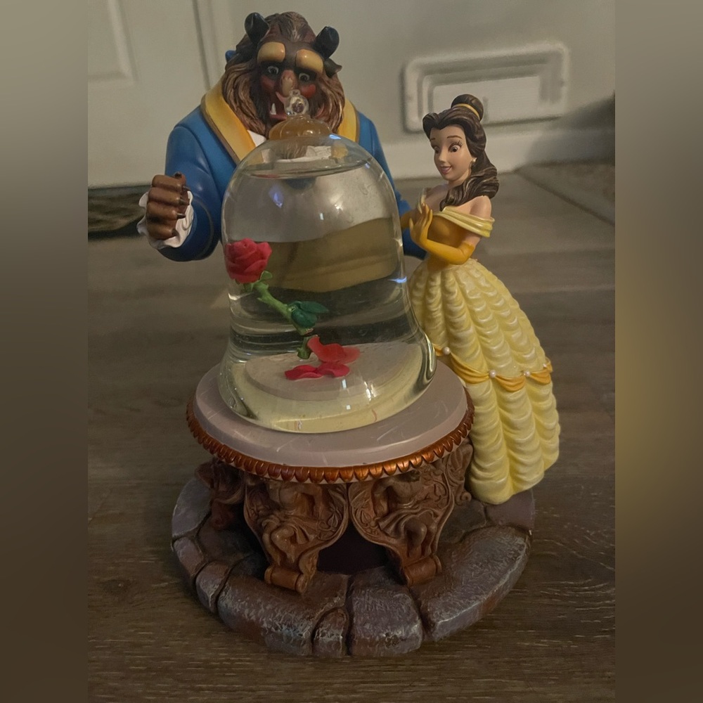 Beauty and the Beast vintage 1991 snow globe